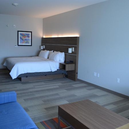 Holiday Inn Express & Suites Liberal Εξωτερικό φωτογραφία