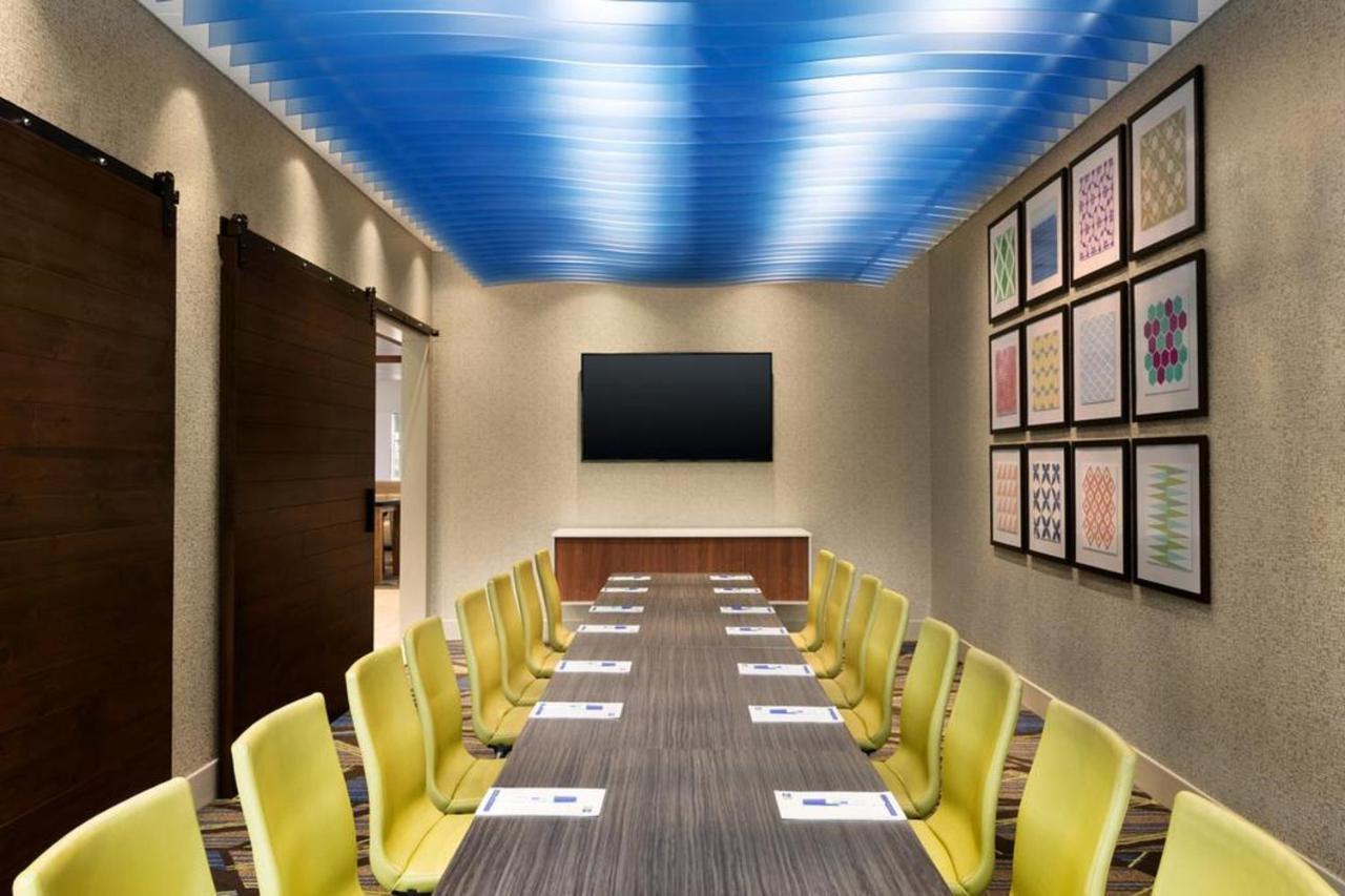 Holiday Inn Express & Suites Liberal Εξωτερικό φωτογραφία