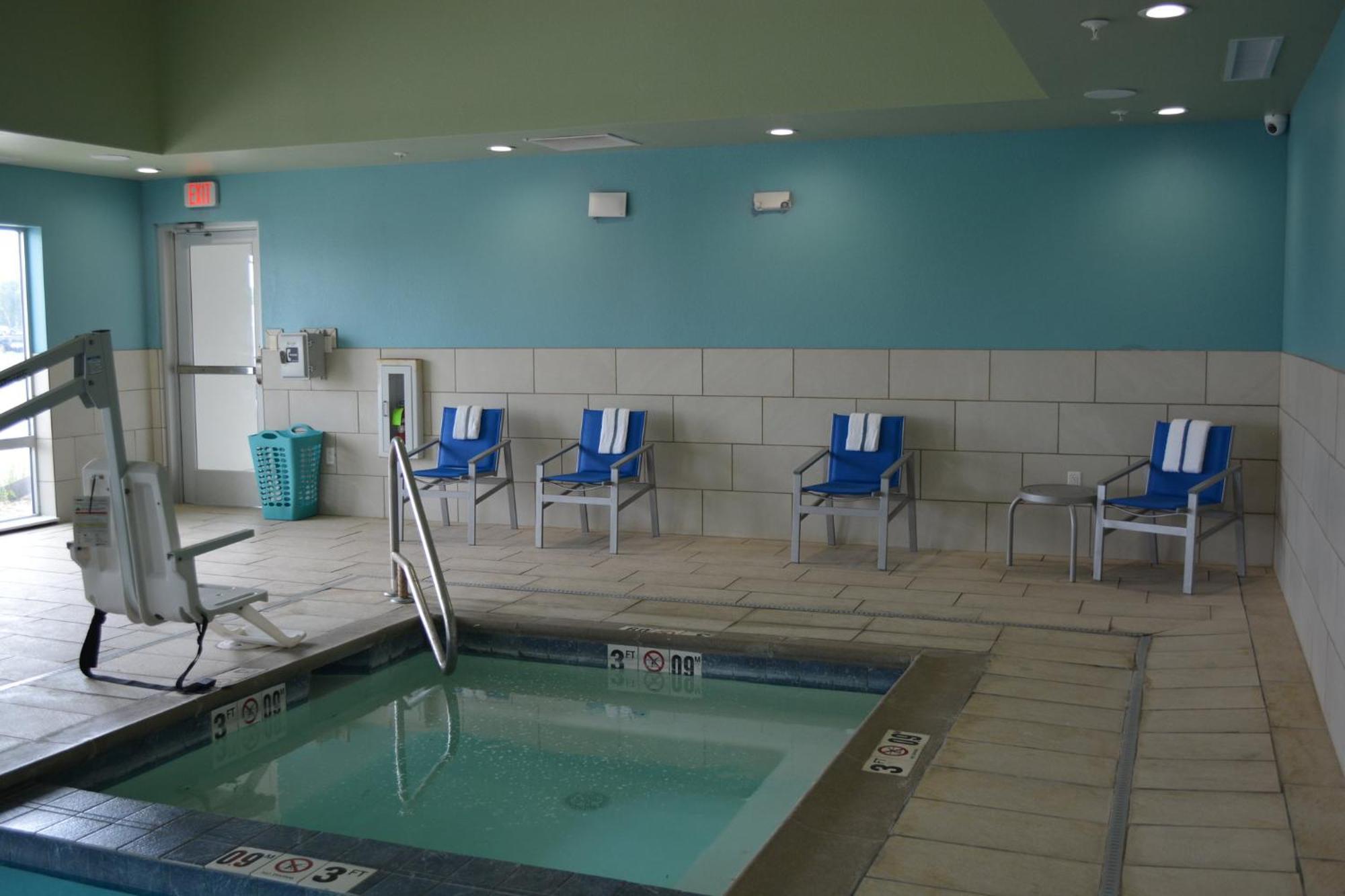 Holiday Inn Express & Suites Liberal Εξωτερικό φωτογραφία