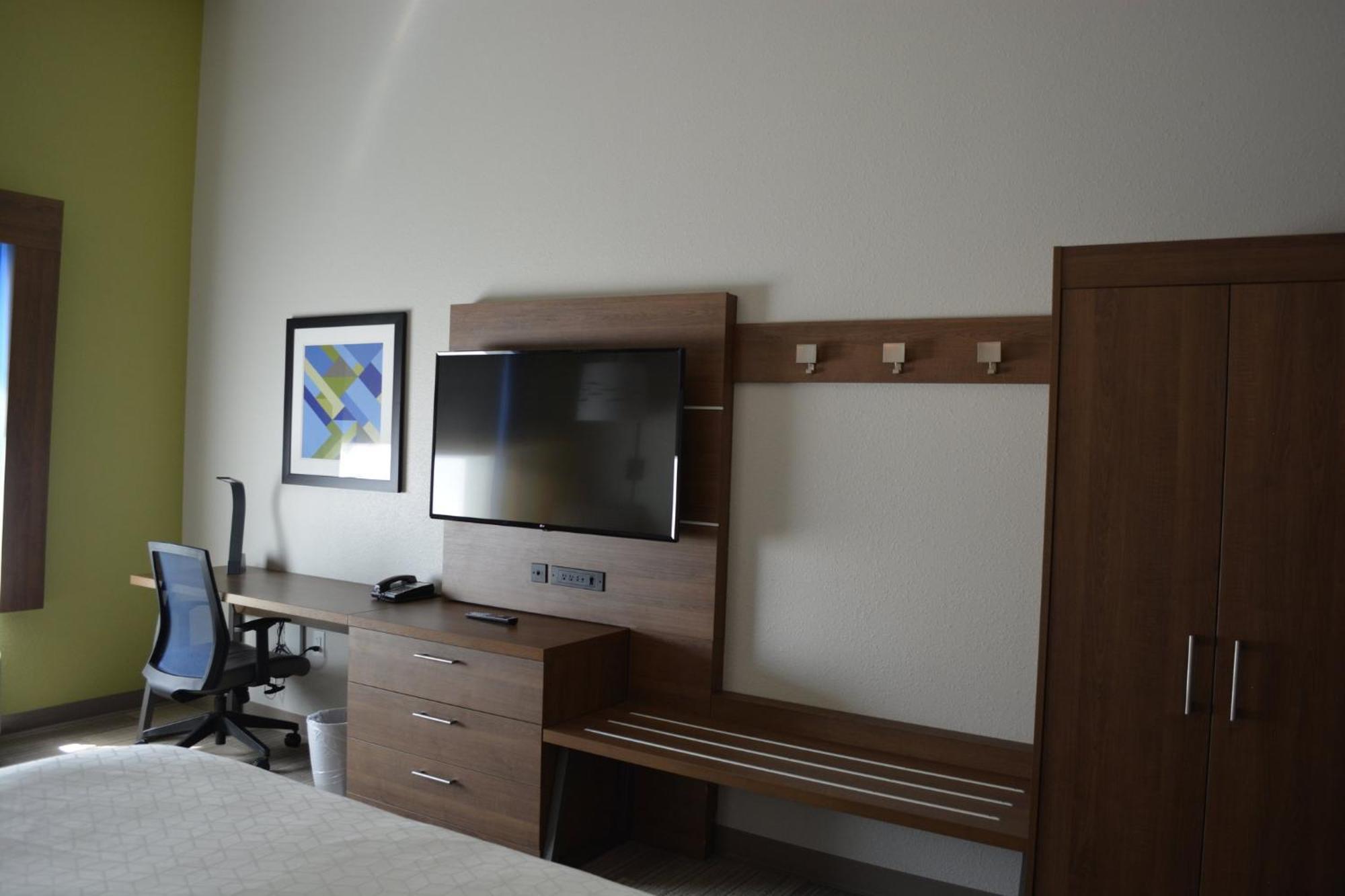 Holiday Inn Express & Suites Liberal Εξωτερικό φωτογραφία
