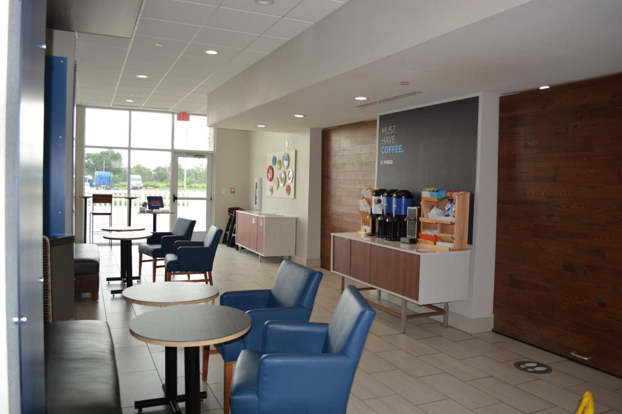 Holiday Inn Express & Suites Liberal Εξωτερικό φωτογραφία
