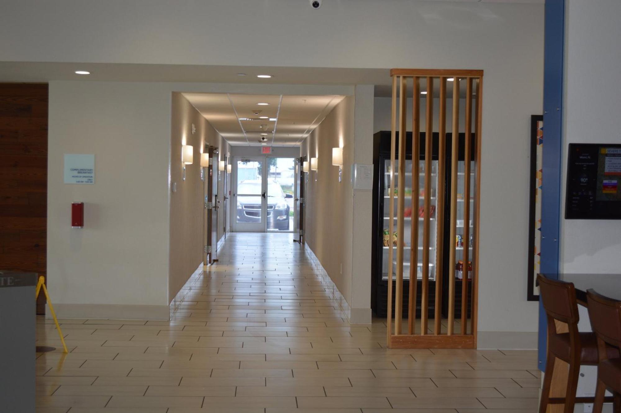 Holiday Inn Express & Suites Liberal Εξωτερικό φωτογραφία