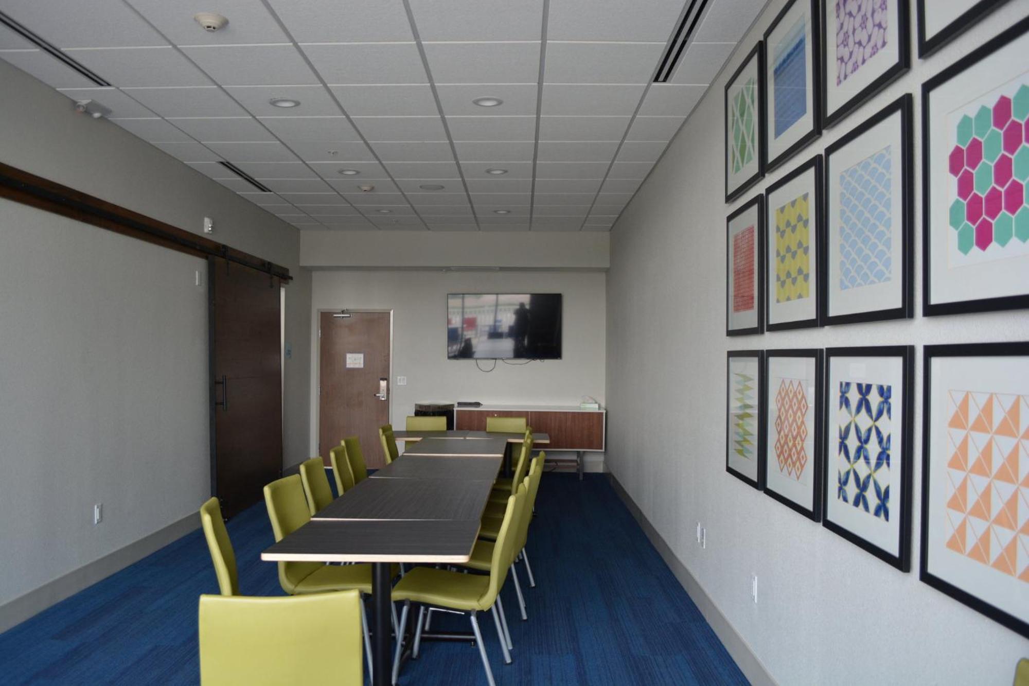 Holiday Inn Express & Suites Liberal Εξωτερικό φωτογραφία