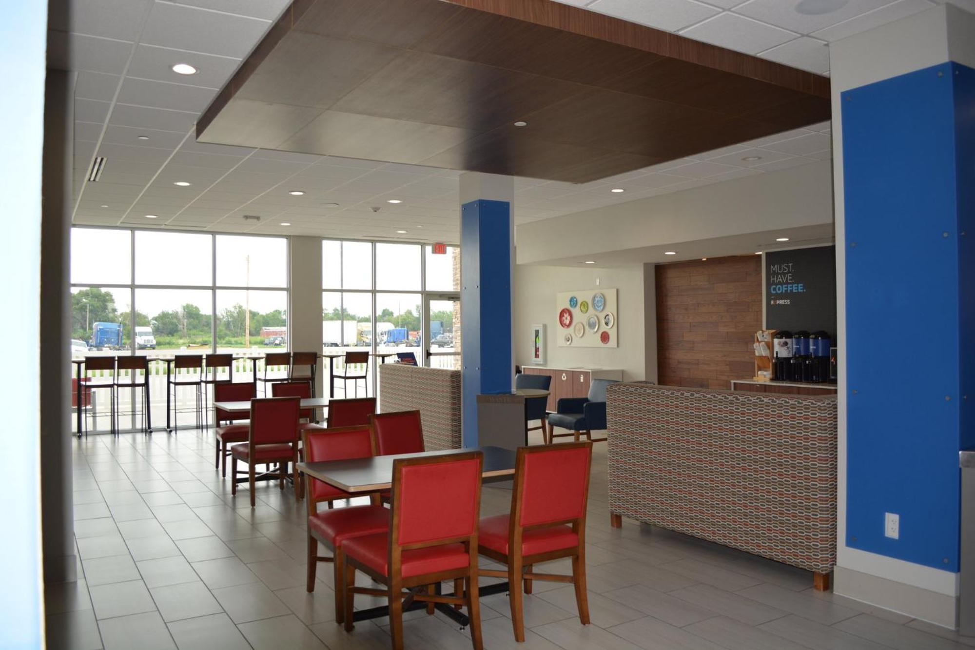 Holiday Inn Express & Suites Liberal Εξωτερικό φωτογραφία