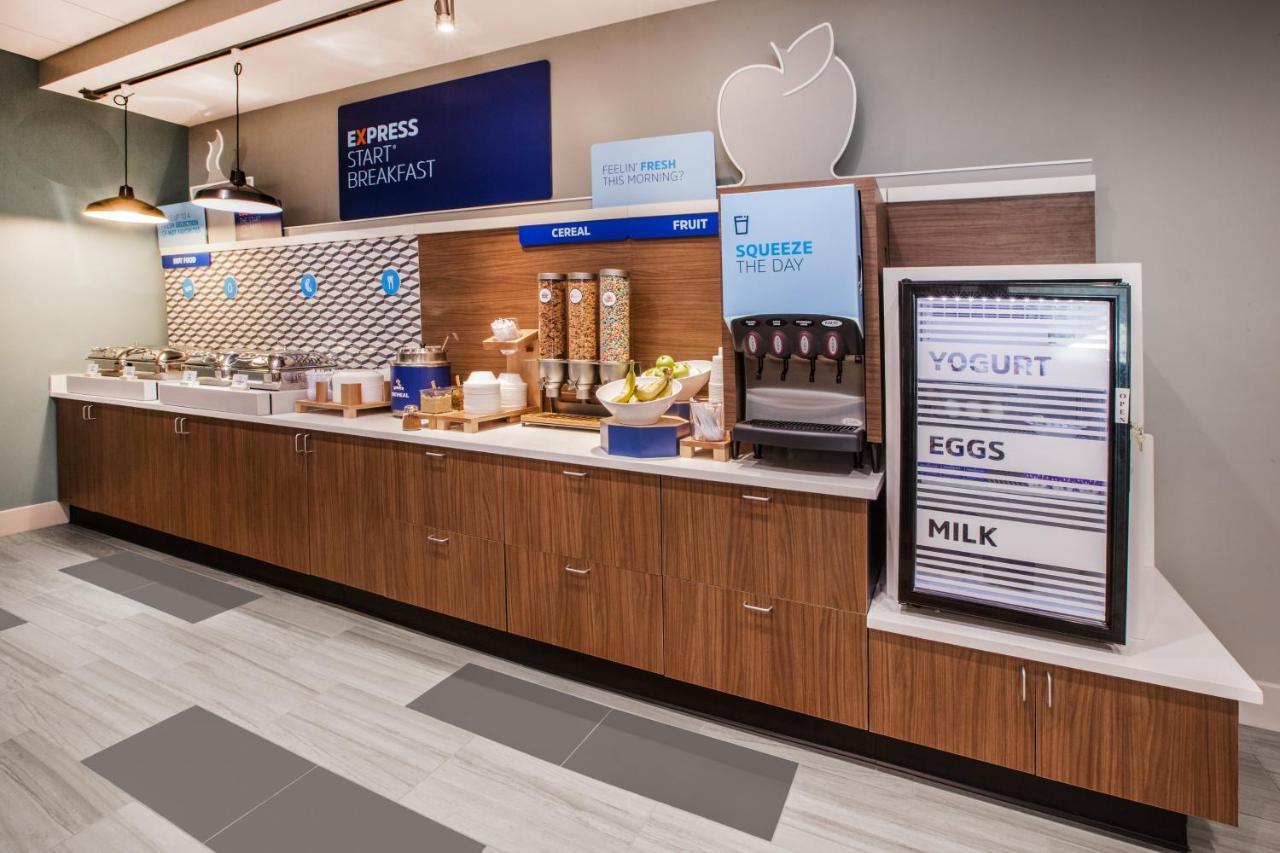 Holiday Inn Express & Suites Liberal Εξωτερικό φωτογραφία