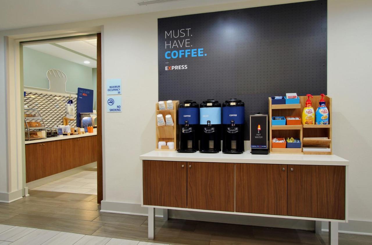 Holiday Inn Express & Suites Liberal Εξωτερικό φωτογραφία